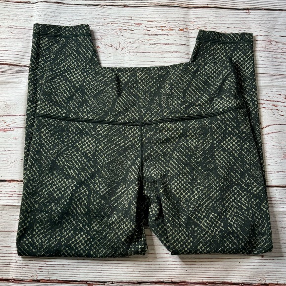 Lululemon  Wunder Under HR Tight 25" Luxtreme in Reptilia Jacquard Green Sz 14 - Picture 3 of 9